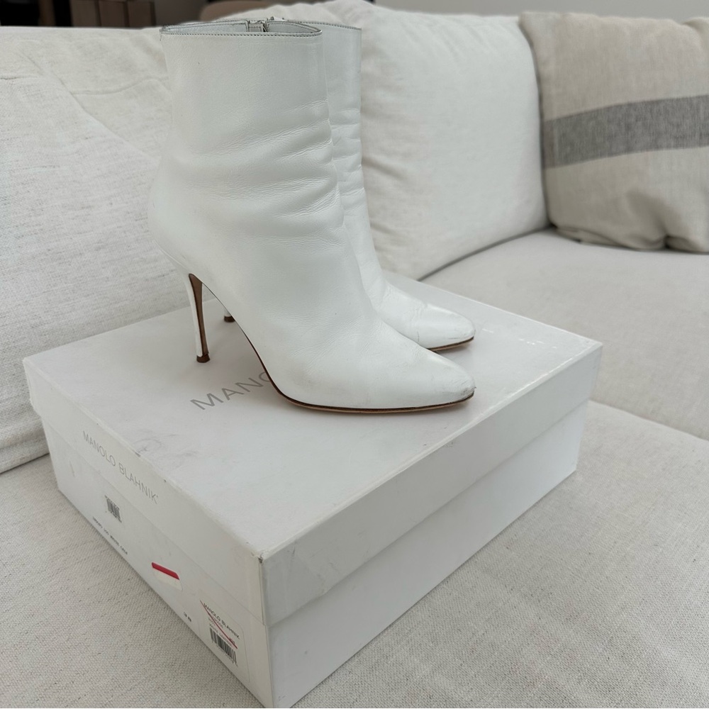 Manolo Blahnik White Insopo Booties